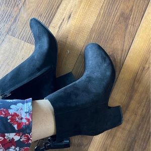 Women’s boots bundle